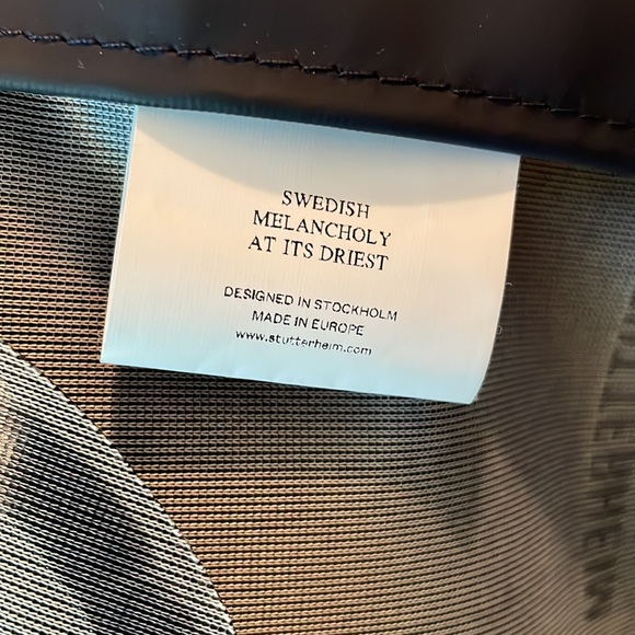 Stutterheim Mosebache Raincoat in Navy. Extra small - Picture 4 of 7